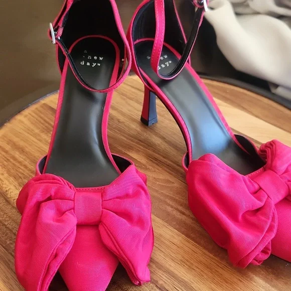 Women's Grace Bow Heels with Memory Foam Insole - A New Day, Size 9.5 - Picture 6 of 8